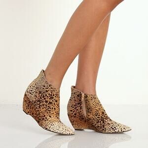Matisse Boots 7 Brown Nugent Leopard Leather Pointed Toe Wedge Ankle Booties